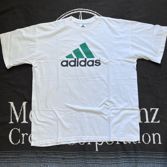 Vintage 90s Adidas Green Logo Essential T-shirt - Picture 1 of 4